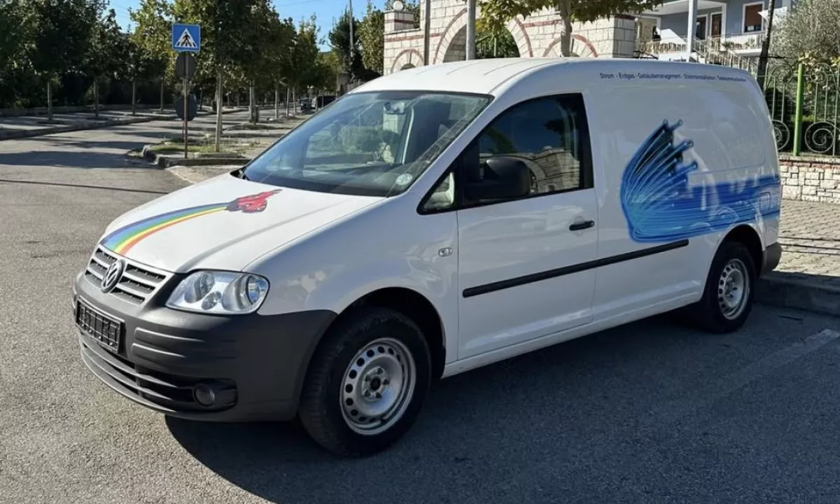 Auto in Vendita a Tirana, Volkswagen, 2010 gasoline-gas,Kambio Automatik Pagamento 7,000  Euro.