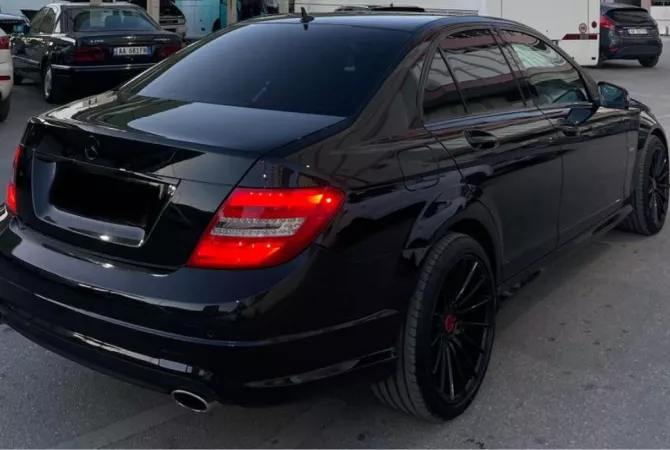 Auto in Vendita a Tirana - 7,399 Euro