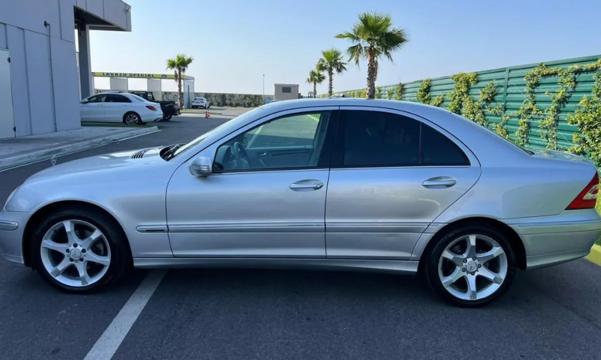 Auto in Vendita a Tirana, Mercedes-Benz, 2006 Diesel,Kambio Automatik Pagamento 5,200  Euro.