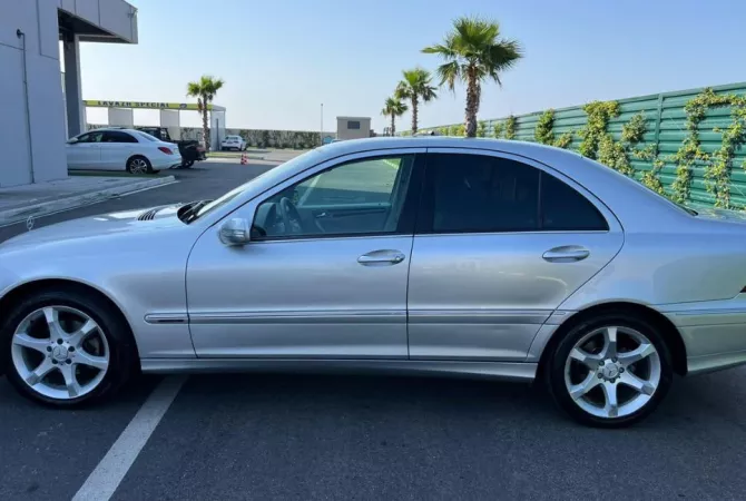 Auto in Vendita a Tirana - 5,200 Euro