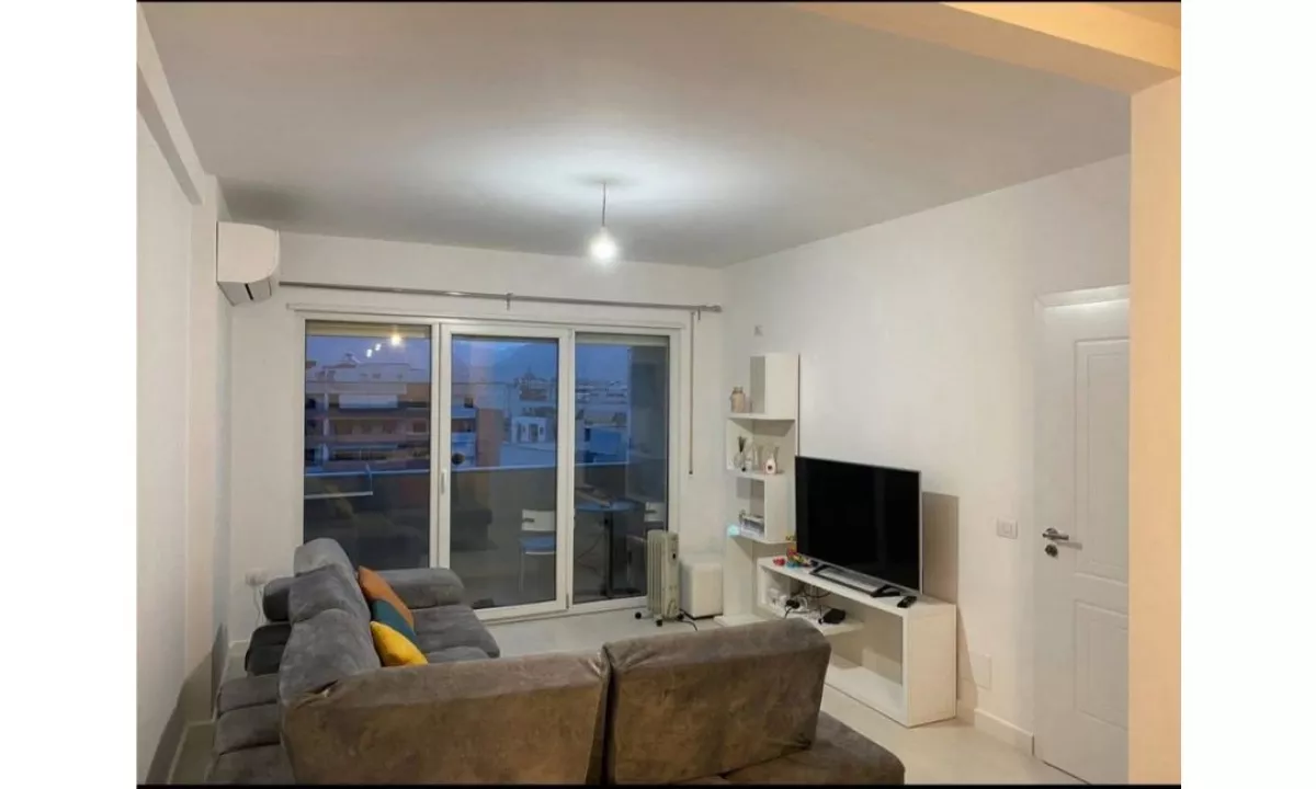 Shtepi ne shitje Apartament ne Tirane, 2+1, Mobilimi E mobiluar, Pagesa 145,000  Euro.