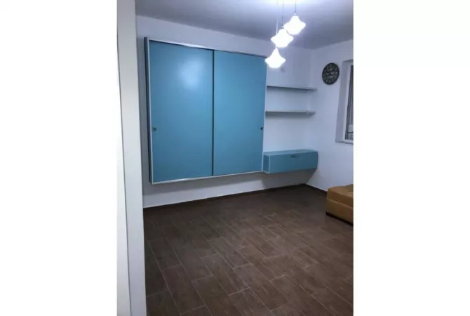 Shtepi ne shitje Apartament ne Tirane, Garsoniere, Mobilimi E mobiluar, Pagesa 55,000  Euro.