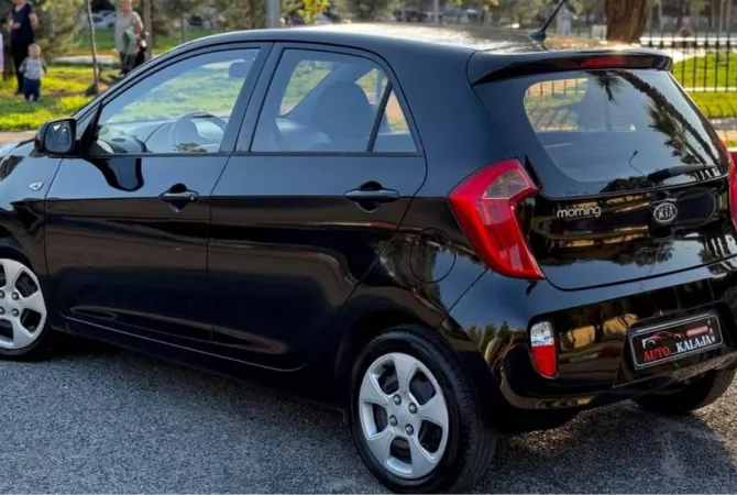 Auto in Vendita a Tirana - 5,300 Euro