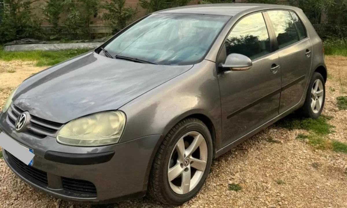 Auto in Vendita a Tirana, Volkswagen, 2005 Diesel,Kambio Manual Pagamento 3,700  Euro.