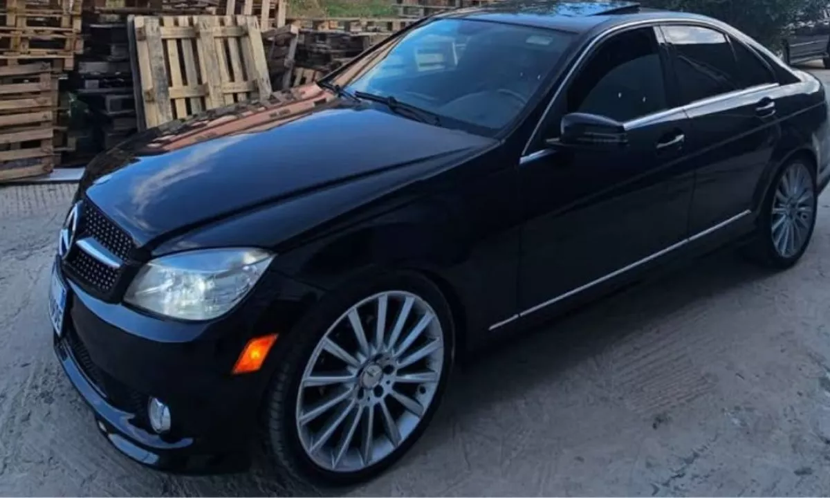 Auto in Vendita a Tirana, Mercedes-Benz, 2010 gasoline-gas,Kambio Automatik Pagamento 5,800  Euro.