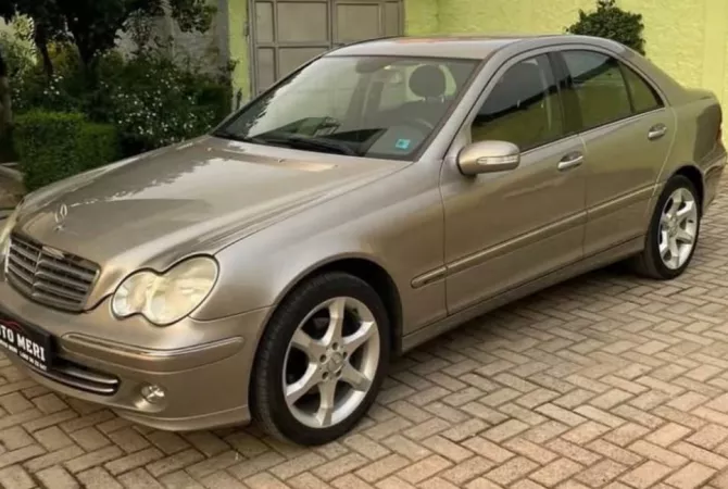 Auto in Vendita a Elbasan - 4,500 Euro