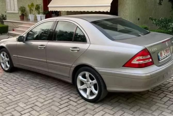 Auto in Vendita a Elbasan - 4,500 Euro