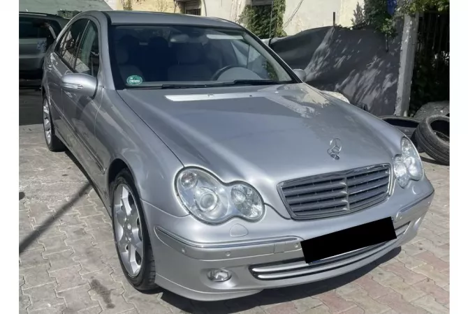 Auto in Vendita a Tirana - 5,200 Euro