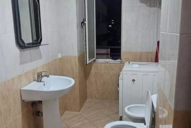 Shtepi ne shitje Apartament ne Tirane, 1+1, Mobilimi E mobiluar, Pagesa 110,000  Euro.