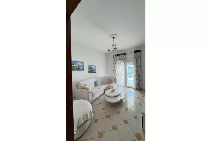 Shtepi me qera Apartament ne Vlore, 3+1, Mobilimi E mobiluar, Pagesa 500  Euro.