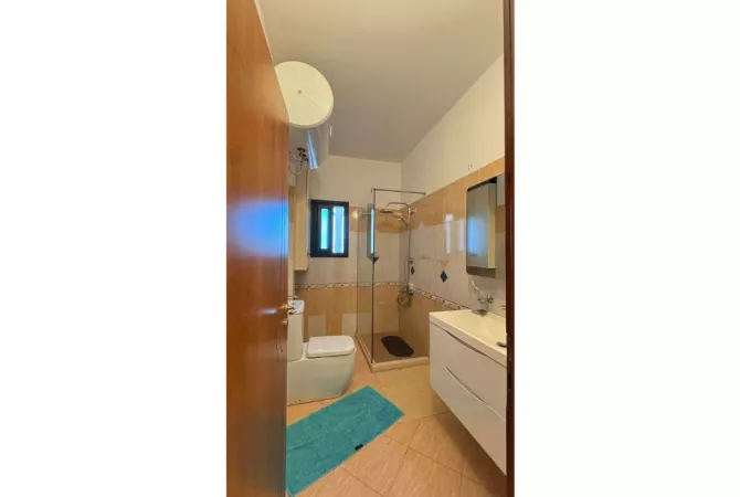 Shtepi me qera Apartament ne Vlore, 3+1, Mobilimi E mobiluar, Pagesa 500  Euro.