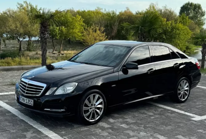 Auto in Vendita a Tirana - 9,500 Euro