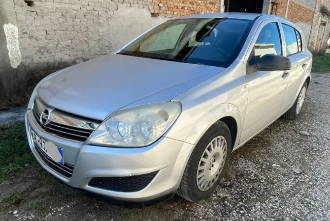 Auto in Vendita a Tirana - 2,400 Euro