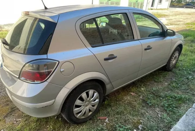 Auto in Vendita a Tirana - 2,400 Euro