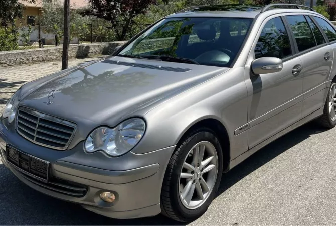 Auto in Vendita a Tirana - 4,250 Euro