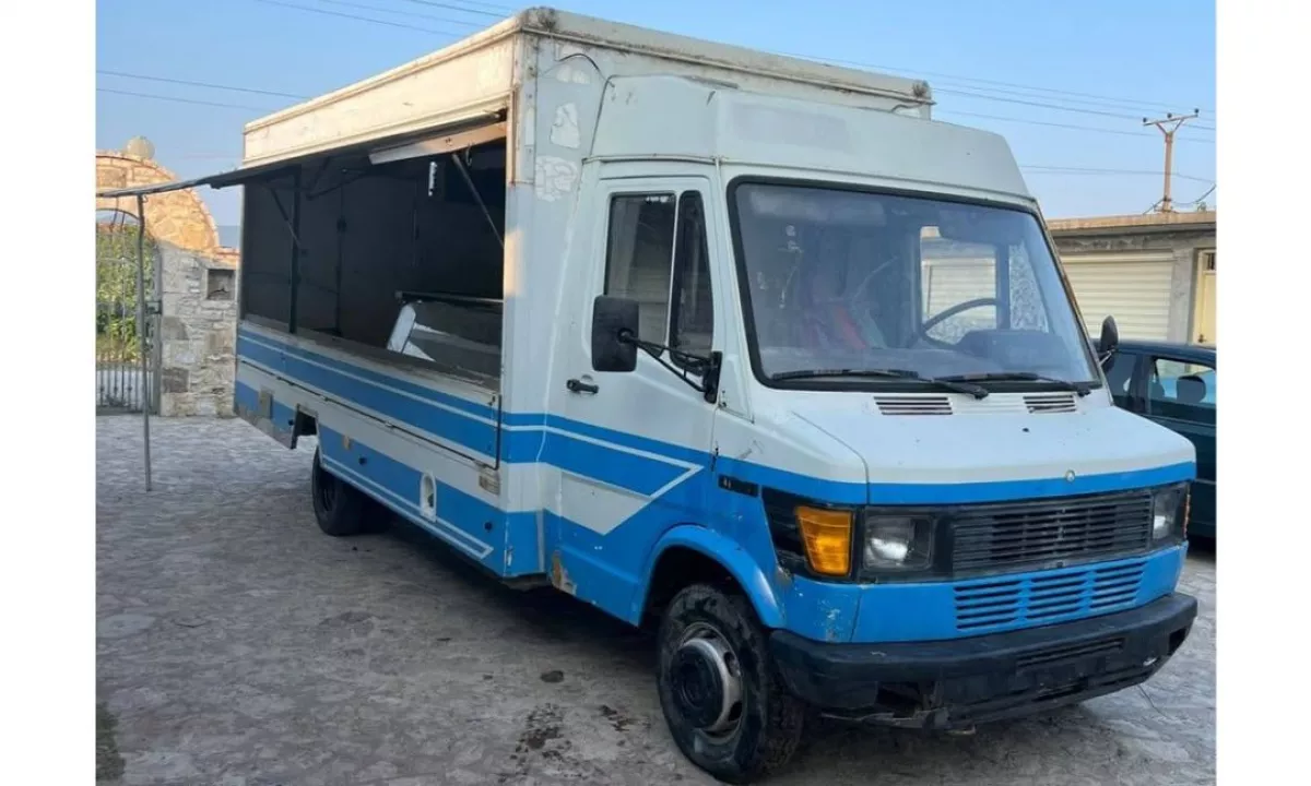 Auto in Vendita a Durazzo, Mercedes-Benz, 2002 Diesel,Kambio Automatik Pagamento 4,500  Euro.