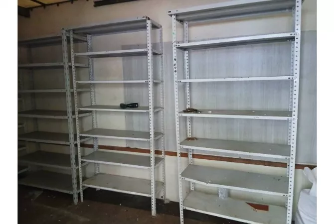 Different articles a Tirana - 3,500 Leke