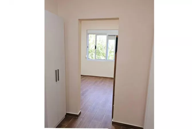 Shtepi me qera Apartament ne Tirane, 2+1, Mobilimi Bosh, pa mobiluar, Pagesa 650  Euro.