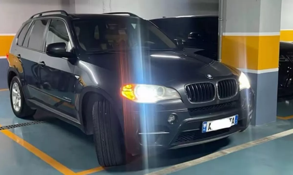 Auto in Vendita a Tirana, BMW, 2010 Diesel,Kambio Automatik Pagamento 6,500  Euro.
