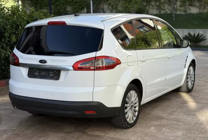 Auto in Vendita a Tirana - 7,800 Euro