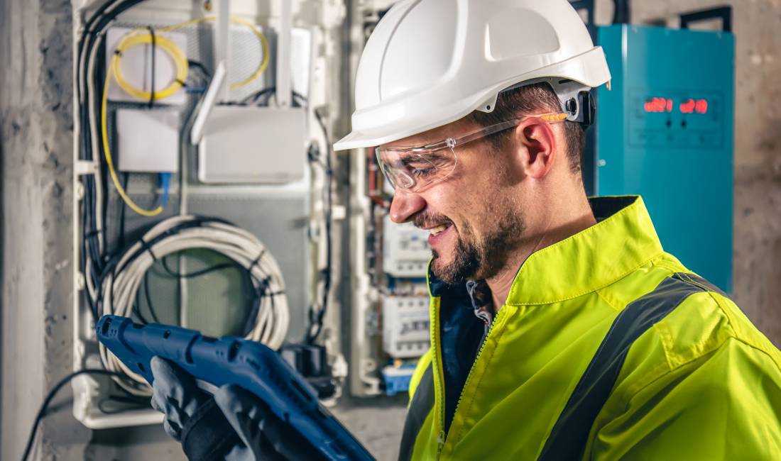 Njoftime Pune ne Tirane, Profesioni Inxhinier Elektrik , Me eksperience, Pagesa 100,000  Leke.