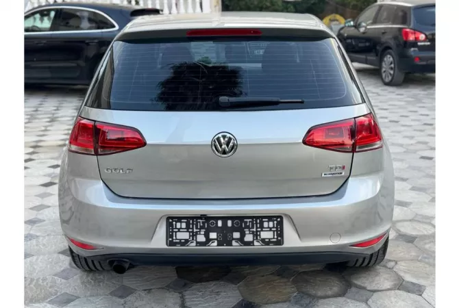 Auto in Vendita a Tirana - 8,600 Euro