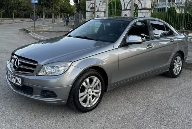 Auto in Vendita a Tirana - 5,500 Euro