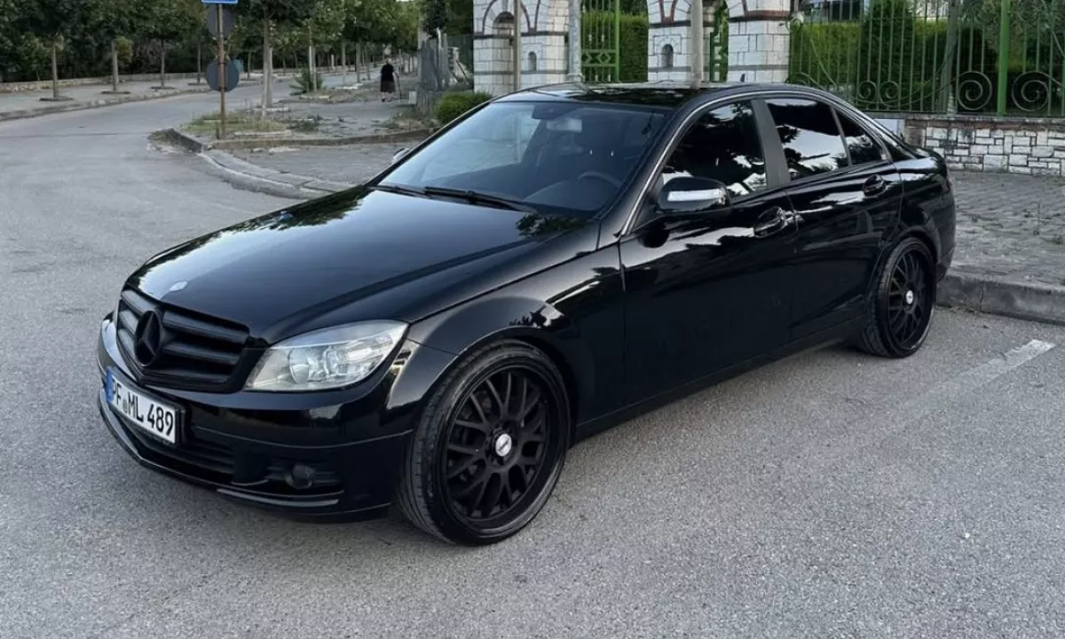 Auto in Vendita a Tirana, Mercedes-Benz, 2007 Diesel,Kambio Automatik Pagamento 6,300  Euro.