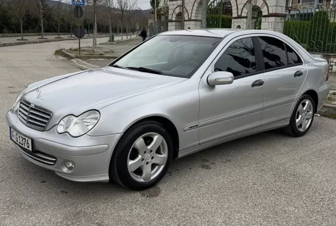 Auto in Vendita a Tirana - 3,500 Euro