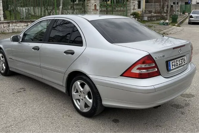 Auto in Vendita a Tirana - 3,500 Euro