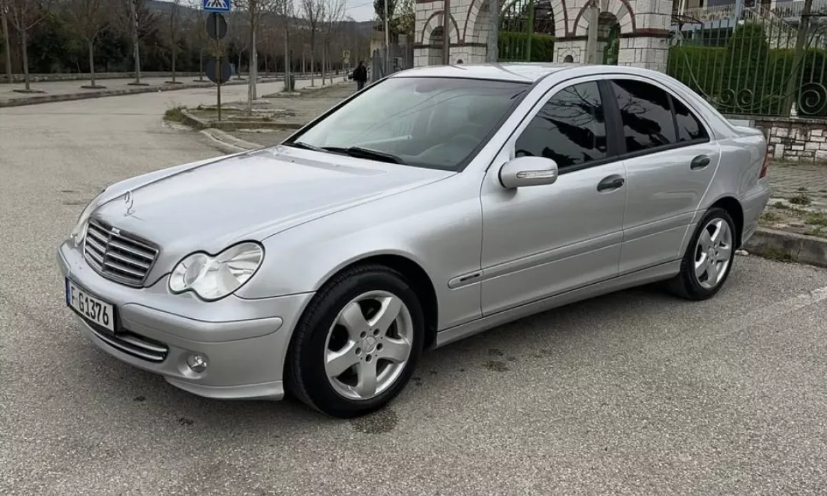 Auto in Vendita a Tirana, Mercedes-Benz, 2005 Diesel,Kambio Automatik Pagamento 3,500  Euro.