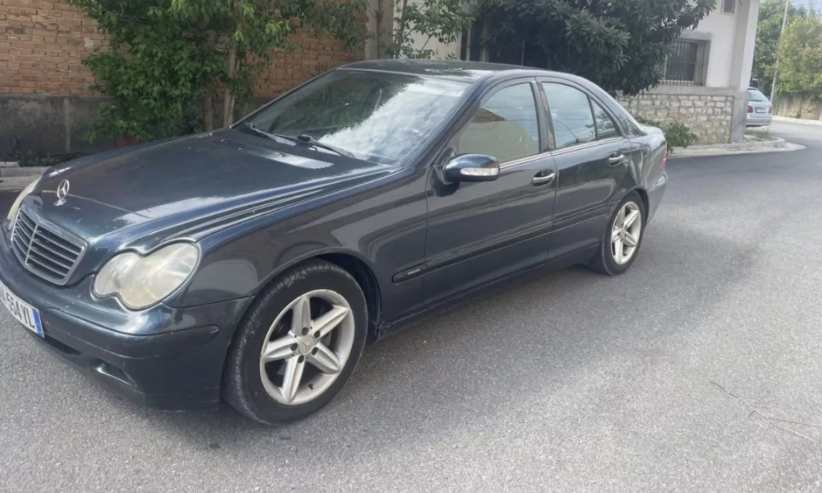 Auto in Vendita a Tirana, Mercedes-Benz, 2001 gasoline-gas,Kambio Automatik Pagamento 3,000  Euro.