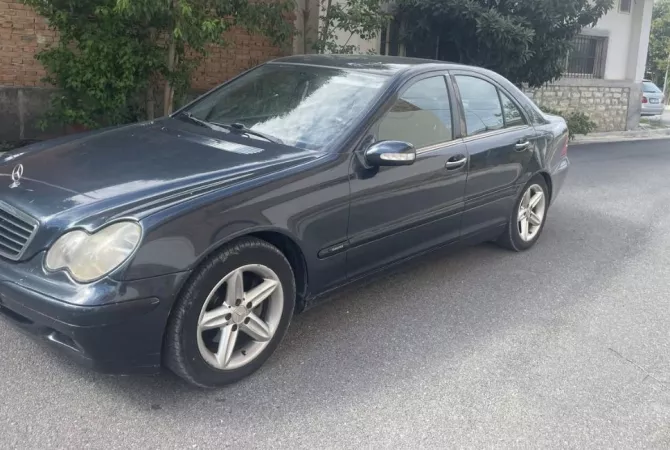 Auto in Vendita a Tirana - 3,000 Euro