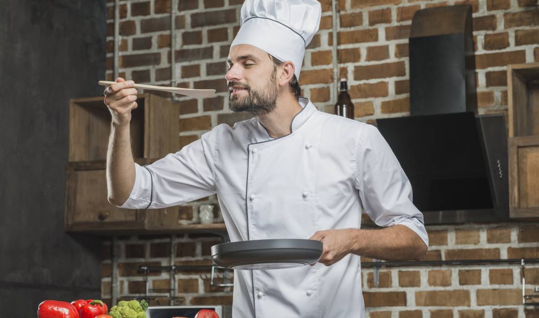 Njoftime Pune ne Tirane, Profesioni Kuzhinier , Me eksperience, Pagesa 75,000  Leke.