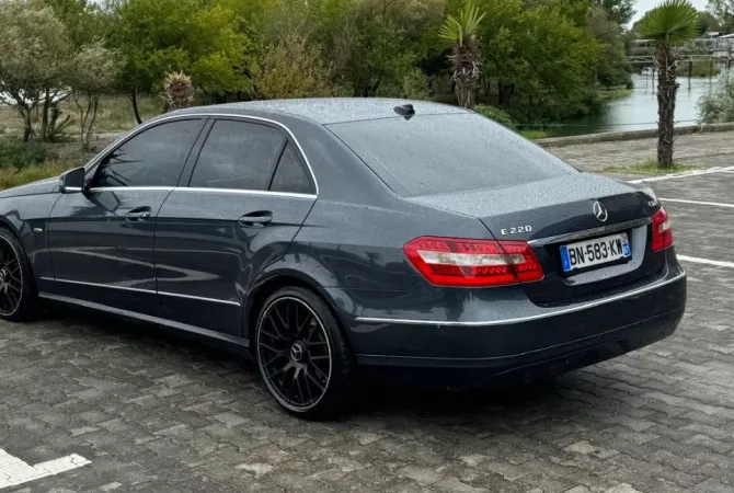 Auto in Vendita a Tirana - 9,500 Euro