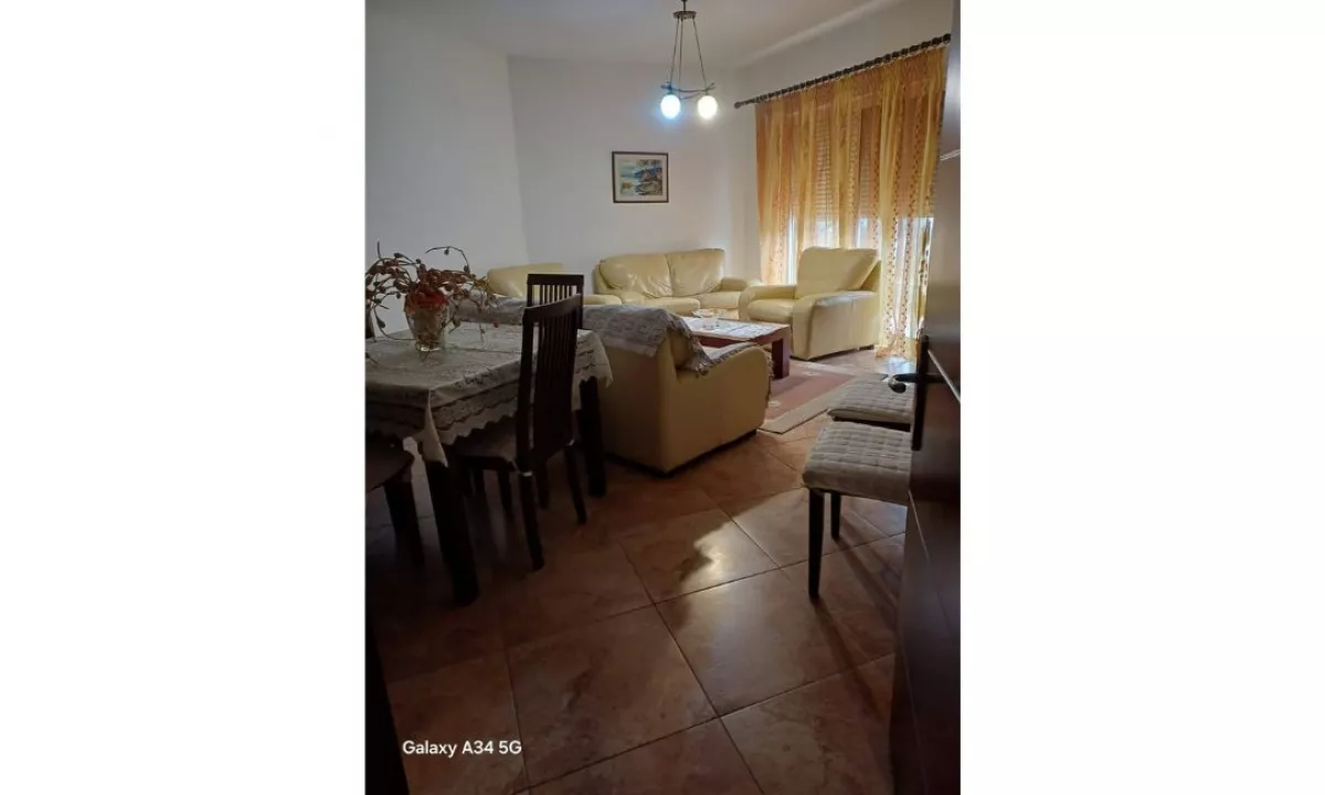 Shtepi me qera Apartament ne Tirane, 1+1, Mobilimi E mobiluar, Pagesa 450  Euro.
