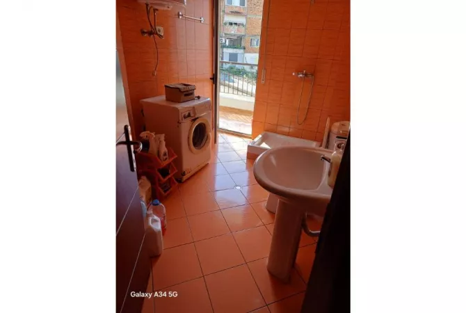 Shtepi me qera Apartament ne Tirane, 1+1, Mobilimi E mobiluar, Pagesa 450  Euro.