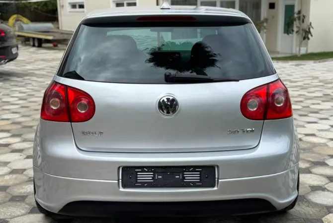 Auto in Vendita a Tirana - 4,900 Euro