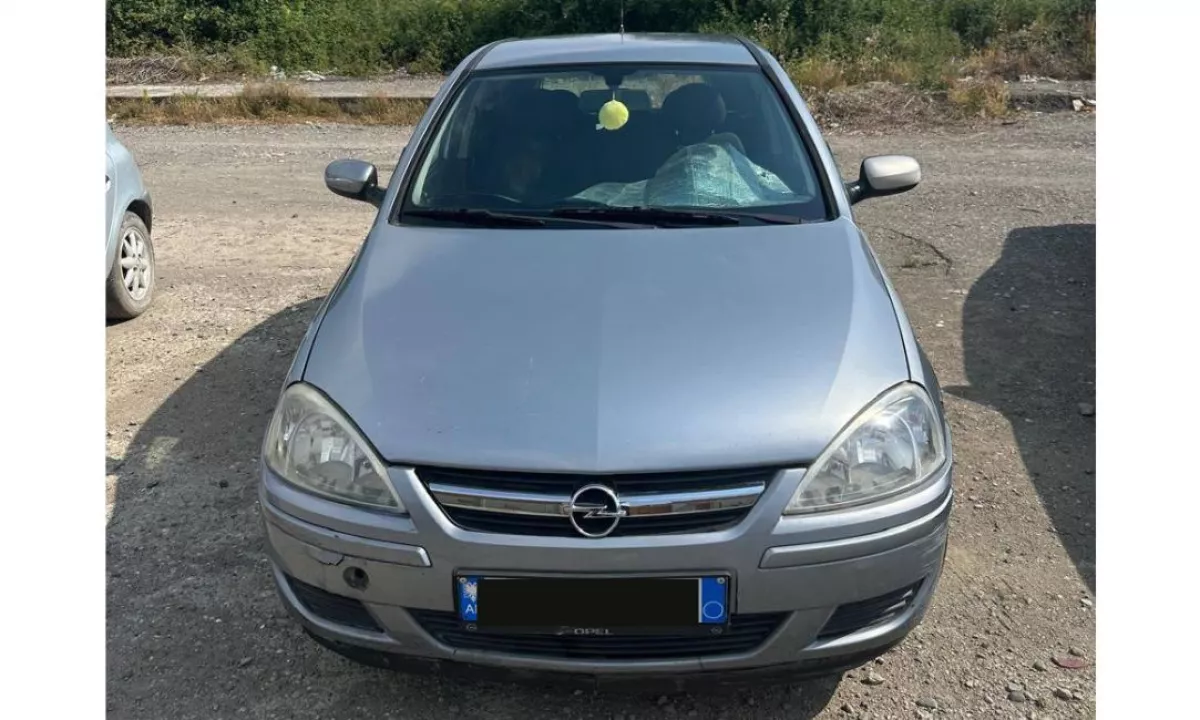Auto in Vendita a Tirana, Opel, 2003 gasoline-gas,Kambio Automatik Pagamento 2,000  Euro.
