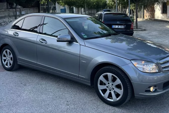 Auto in Vendita a Tirana - 6,500 Euro