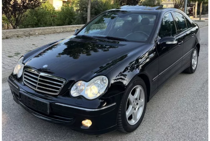 Auto in Vendita a Tirana - 3,900 Euro