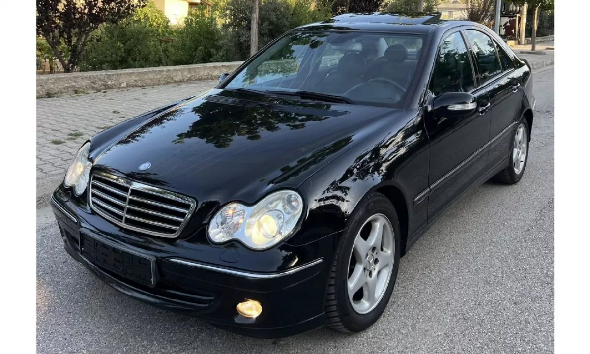 Auto in Vendita a Tirana, Mercedes-Benz, 2003 Benzine,Kambio Manual Pagamento 3,900  Euro.