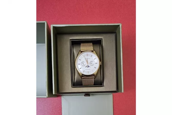 Accessori uomo e donna a Tirana - 350 Euro