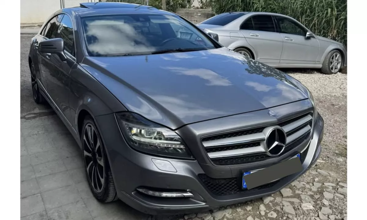 Auto in Vendita a Tirana, Mercedes-Benz, 2014 Diesel,Kambio Automatik Pagamento 12,500  Euro.