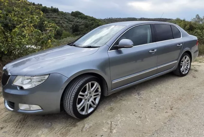 Auto in Vendita a Berat - 2,200 Euro