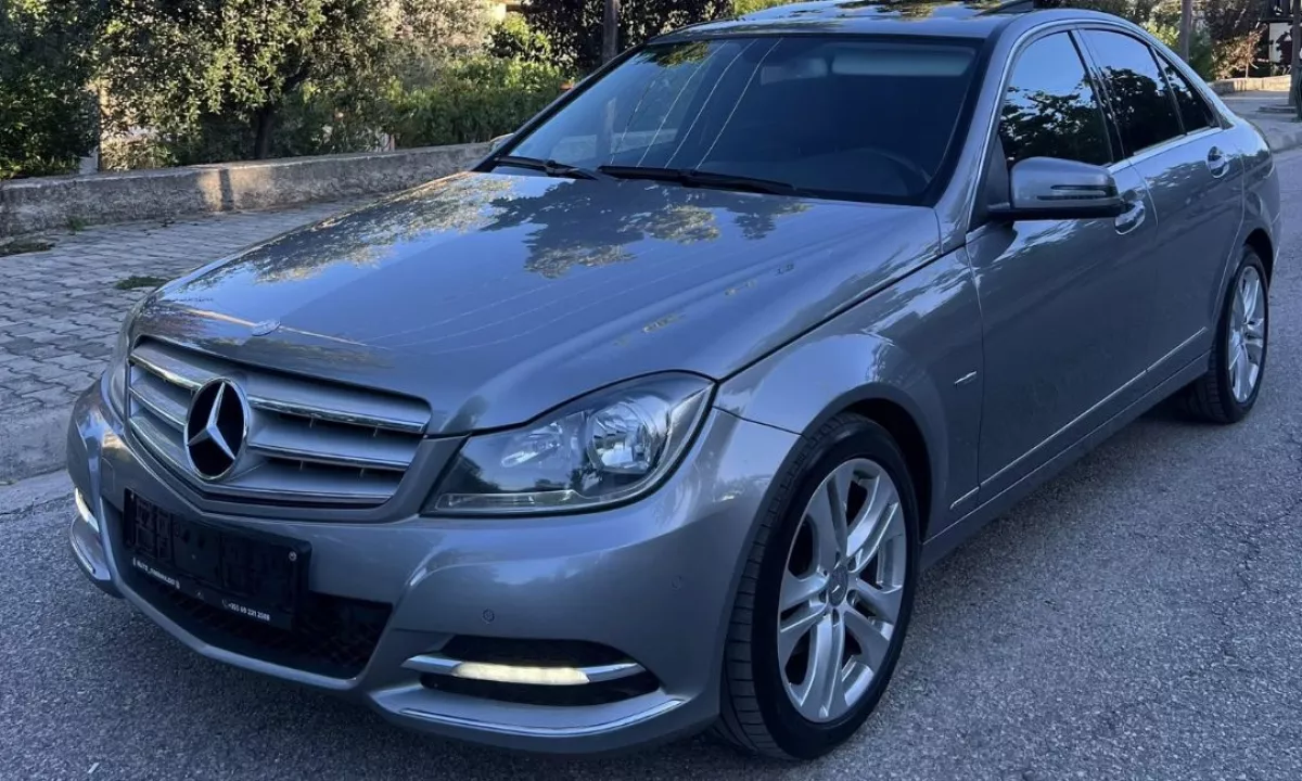 Auto in Vendita a Tirana, Mercedes-Benz, 2012 Diesel,Kambio Automatik Pagamento 8,700  Euro.