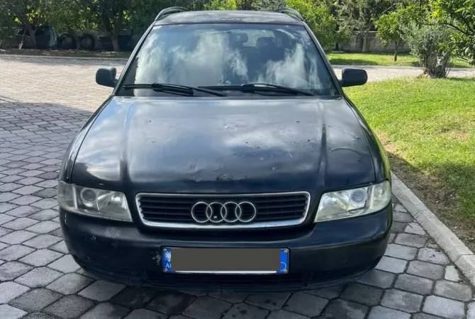 Auto in Vendita a Tirana - 1,000 Euro