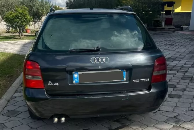 Auto in Vendita a Tirana - 1,000 Euro
