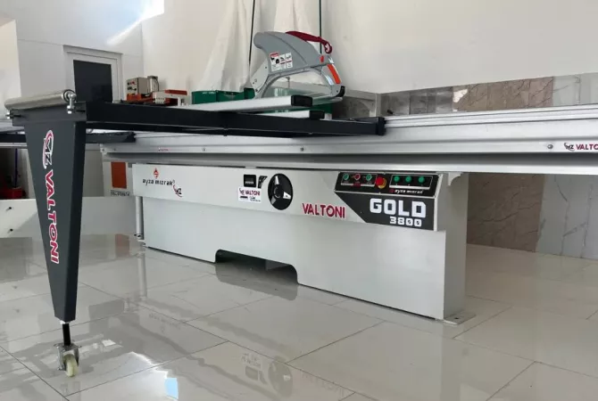 Working Tools in Tirana - 5,700 Euro