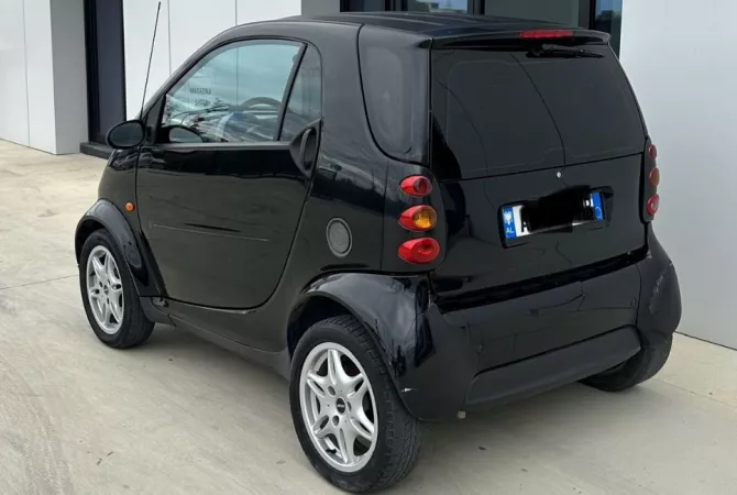 Auto in Vendita a Tirana - 2,300 Euro